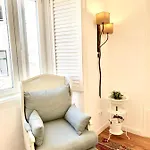 Apartment Bright And Spacious Three Bedroom In The Heart Of Lissabon