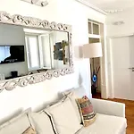 Bright And Spacious Three Bedroom In The Heart Of *