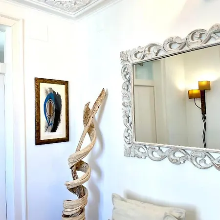Bright And Spacious Three Bedroom In The Heart Of Apartman *