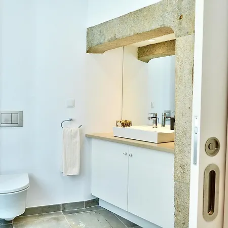 Bright And Spacious Three Bedroom In The Heart Of Apartment Lissabon