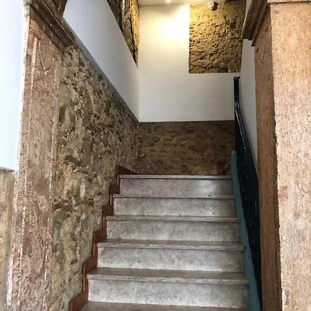 Apartman Bright And Spacious Three Bedroom In The Heart Of