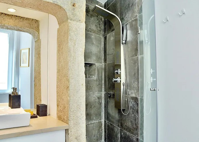 Bright And Spacious Three Bedroom In The Heart Of Lisboa