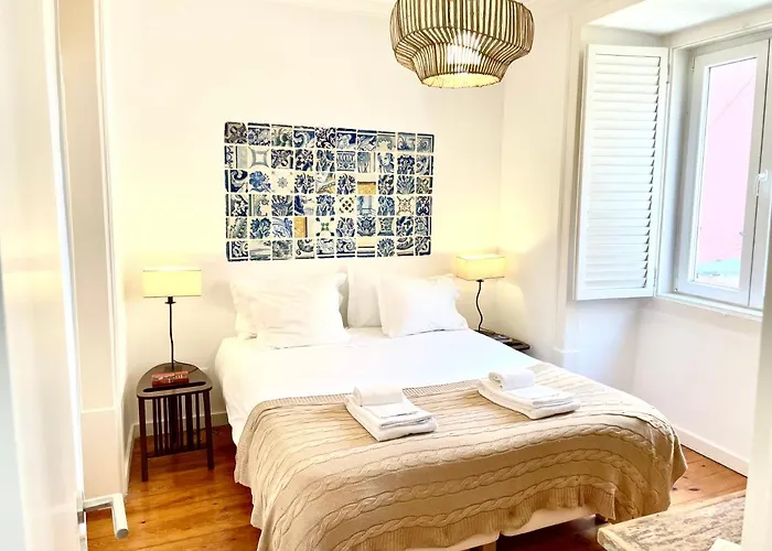 Bright And Spacious Three Bedroom In The Heart Of Apartmán Lisboa