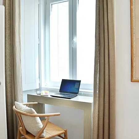 Bright And Spacious Three Bedroom In The Heart Of Appartement Lisboa