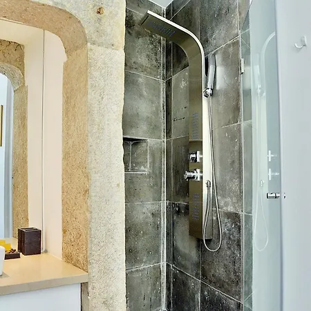 Bright And Spacious Three Bedroom In The Heart Of Lissabon