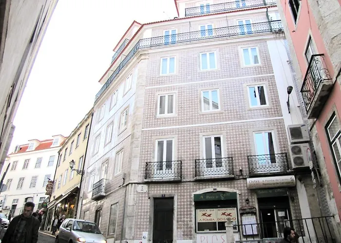 דירה Bright And Spacious Three Bedroom In The Heart Of ליסבון