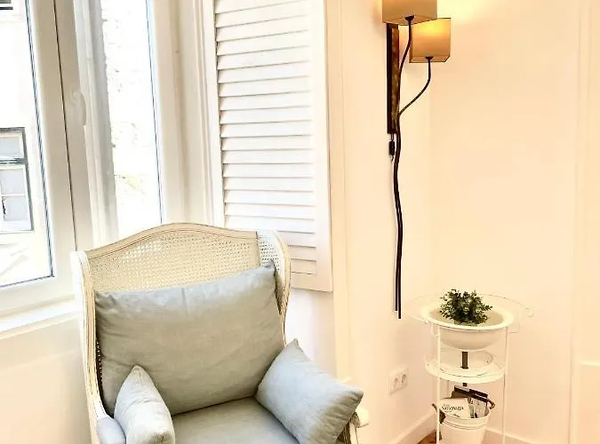 Apartament Bright And Spacious Three Bedroom In The Heart Of Lizbona